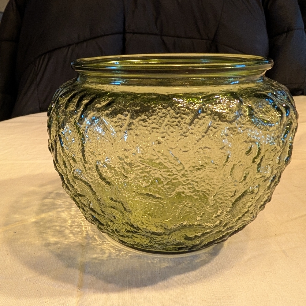 2/30$ EO Brody Co Green Textured Glass Vase